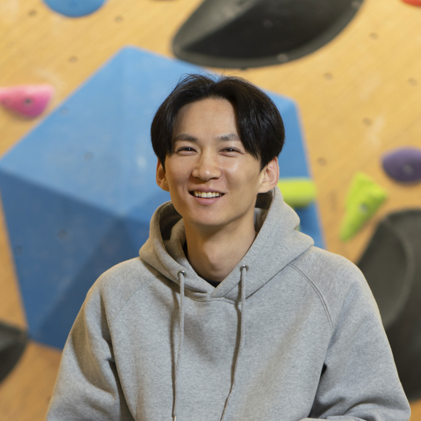 新しい道を切り開く人― クライミングルートセッター